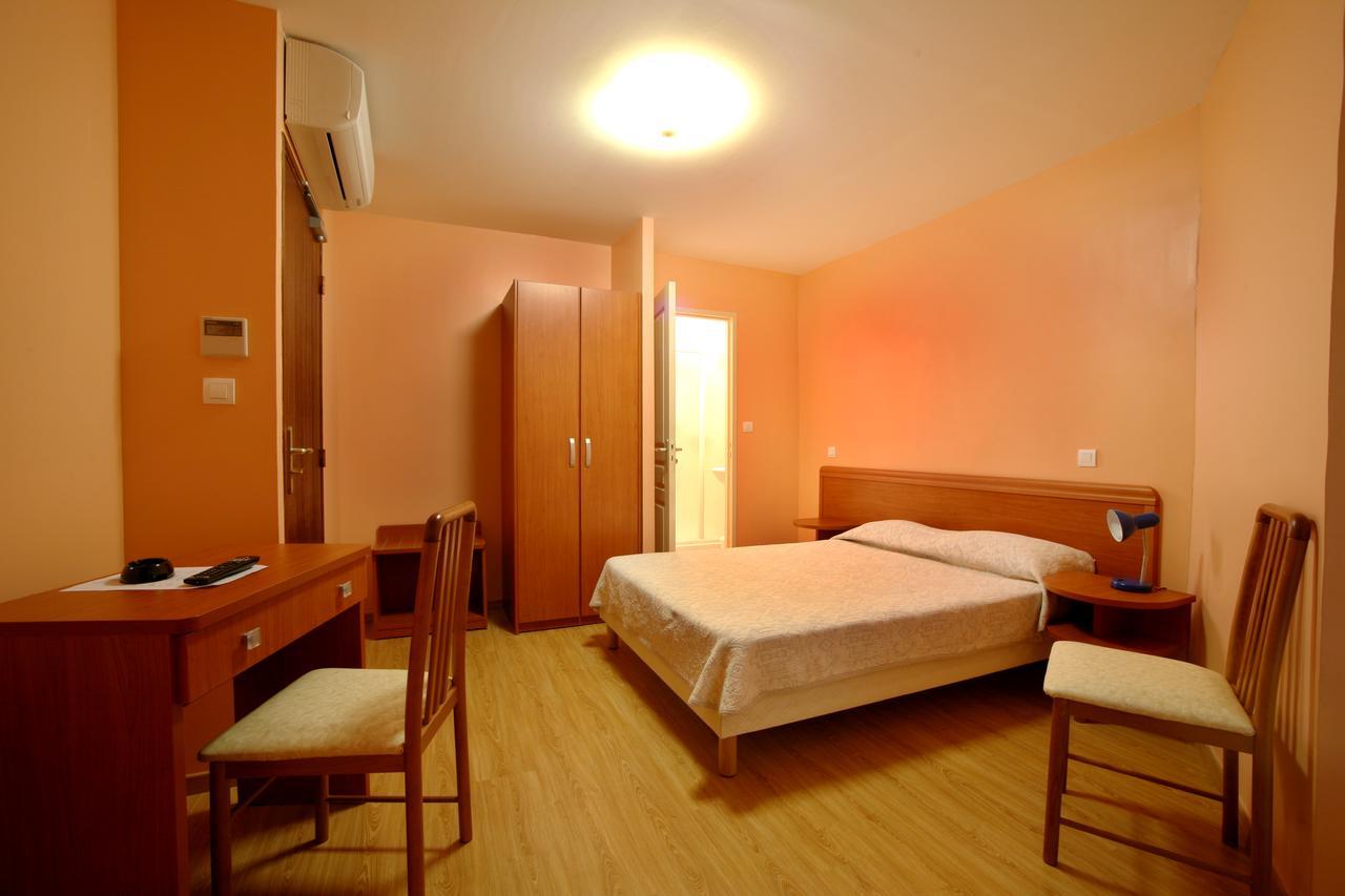 Hotel Le Dauphin Ajaccio (Corsica)